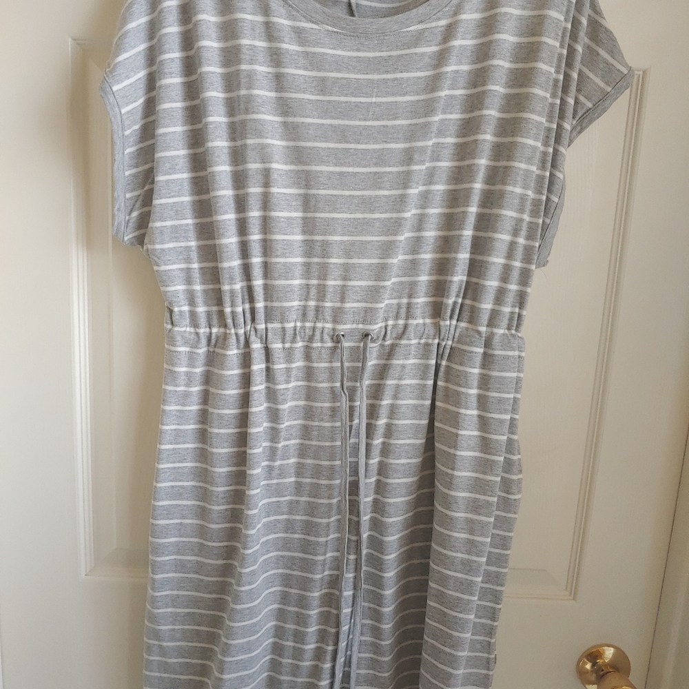 Gray/white striped knit dress XL